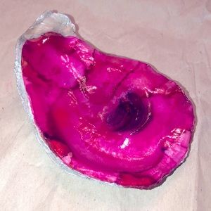 Decorative oyster shell can just sit out or use as a jewelry dish.